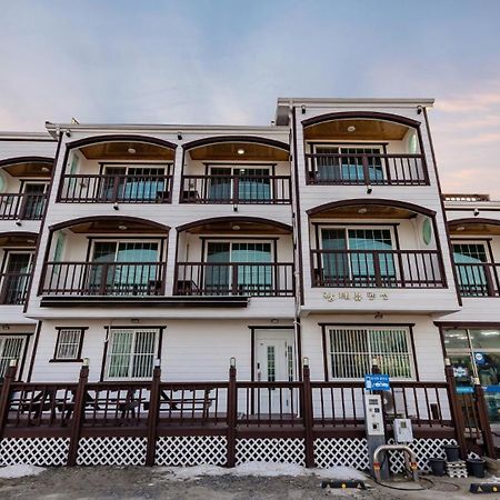 Taean Hagampo Rendezvous Pension ภายนอก รูปภาพ